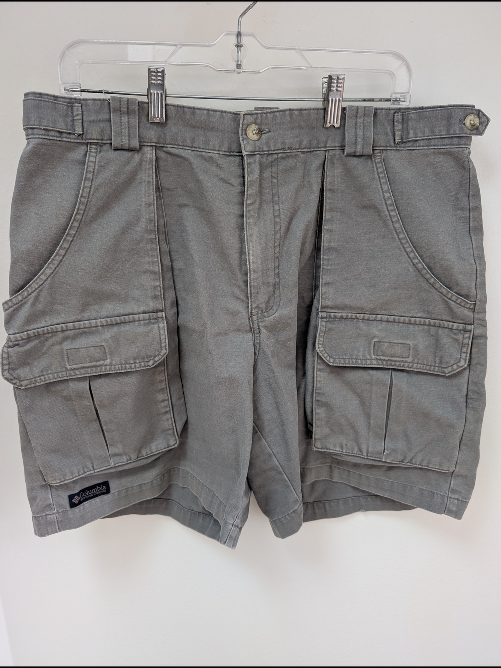 Columbia Men's Steel Gray Cargo Shorts with Multiple Pockets